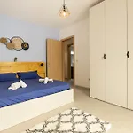 Quiet Traditional - 3-bedroom