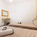 Quiet Traditional - 3-bedroom *
