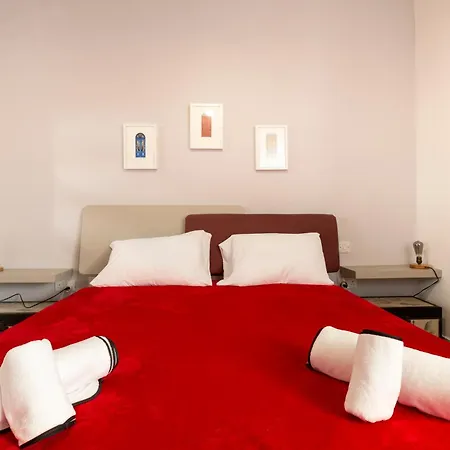 Quiet Traditional - 3-bedroom