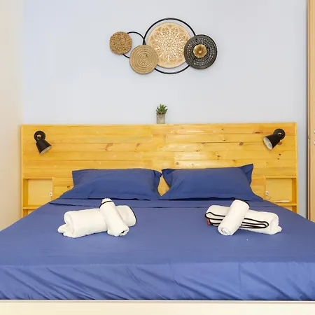 Quiet Traditional - 3-bedroom Apartment *