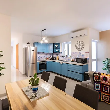 Apartment Quiet Traditional - 3-bedroom