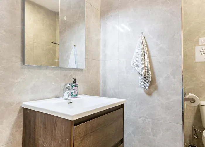 아파트 Quiet Traditional - 3-bedroom